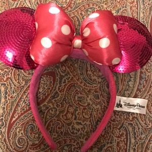 Authentic Disney Minnie Mouse Ears!